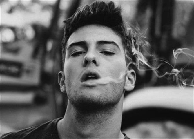 Clear Signs of 10 Creepy Guys to Completely Avoid