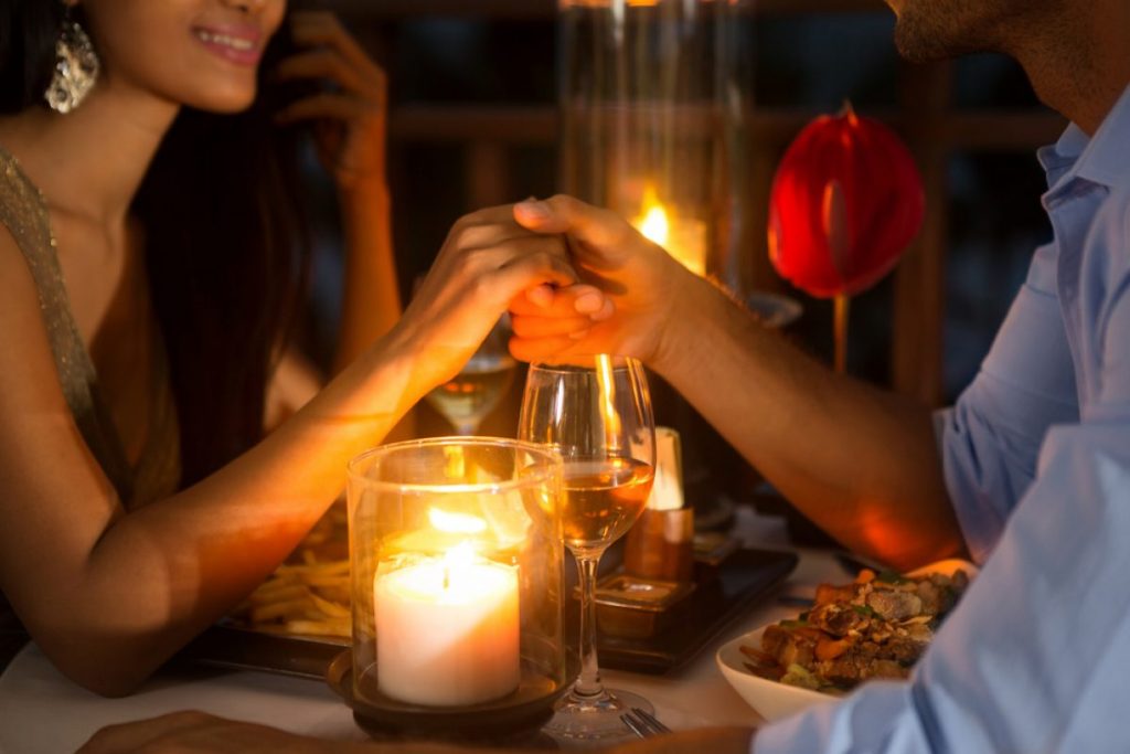 Simple Ways To Make Your Valentine Day Special -likelovequotes