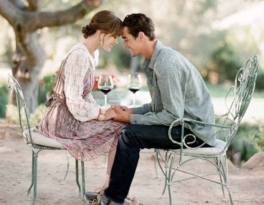 10 Old Fashioned Relationship Habits We Need To Bring Back