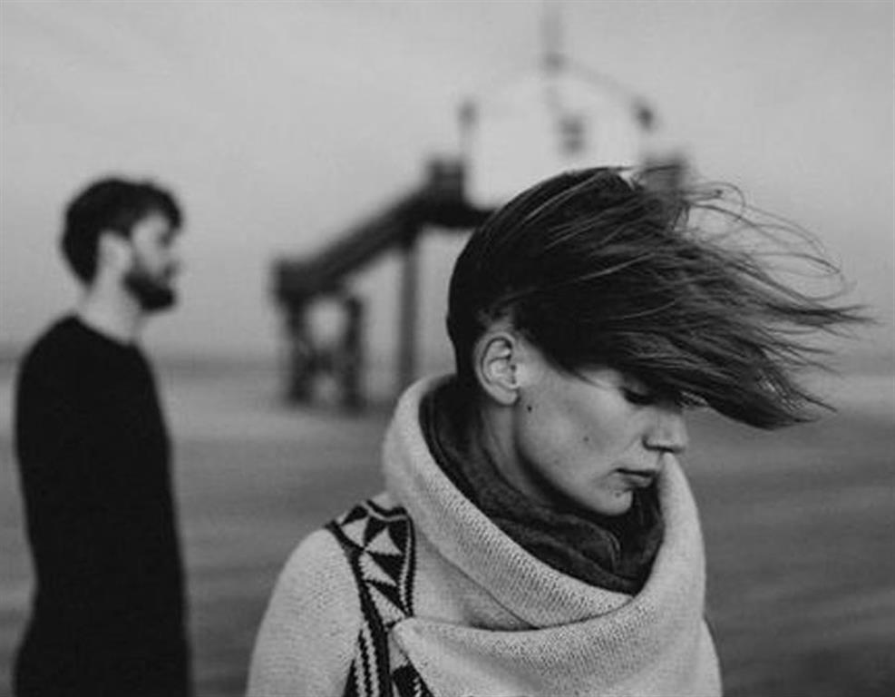 13 Secret Signs which will Tell You that Your Boyfriend is Still Not Over His EX