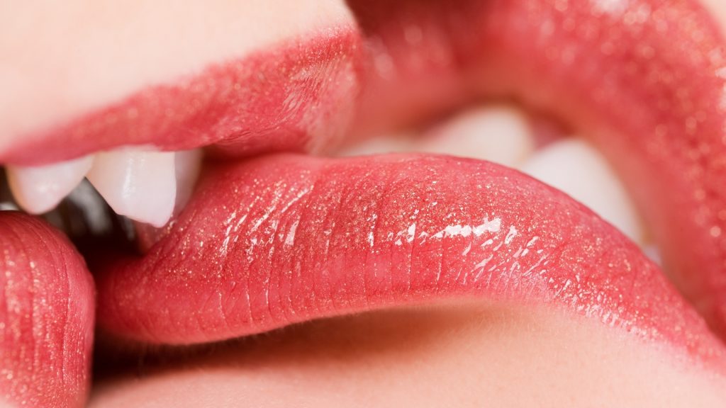 11 Truthful Reasons Why Women Cheat So Easily -likelovequotes