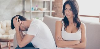 17 Signs of a Jealous & Possessive Boyfriend
