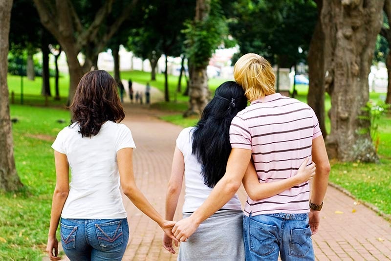 6 Tips to Get a Girl to Like You when She Likes Someone Else