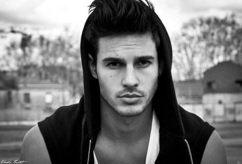 Hot Tips To Be That Hot Guy of Your College