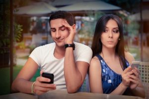 Reasons Social Media Is Killing Dating