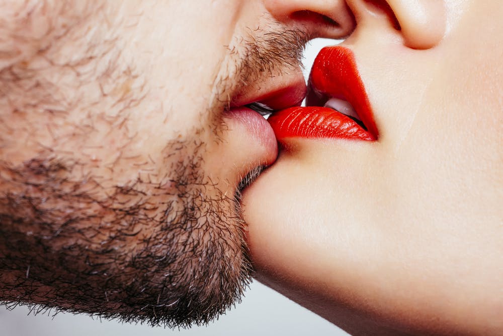 Follow 10 Things and be a Real Good Kisser-likelovequotes
