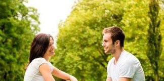 ways-to-give-signs-to-a-girl-that-you-like-her