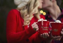 How To Make Christmas Night Most Romantic How To Make Christmas Night Most Romantic