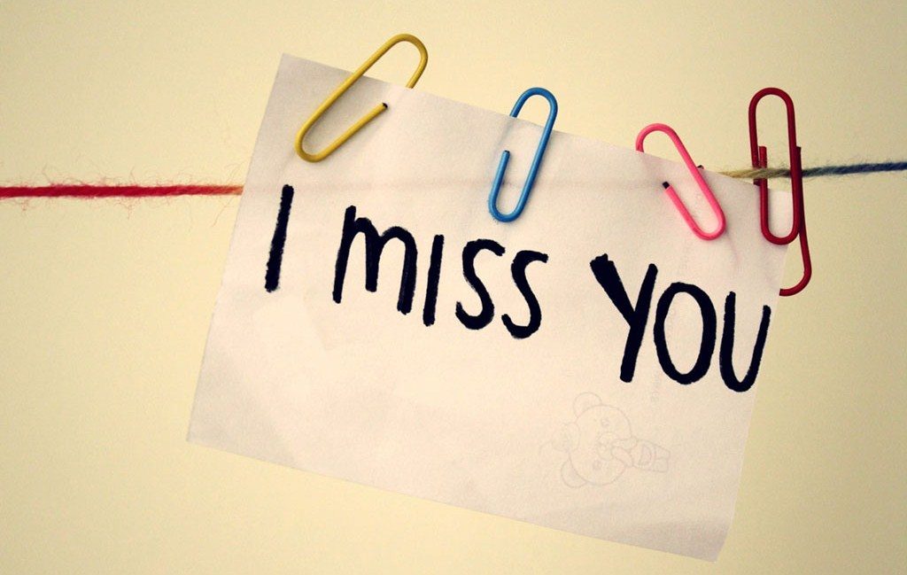 4 Clear Signs He Misses You When You're Not Around-likelovequotes