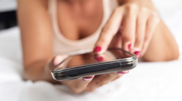 How to Entertain a Girl Over Text Excite Her Mind with Words -likelovequotes